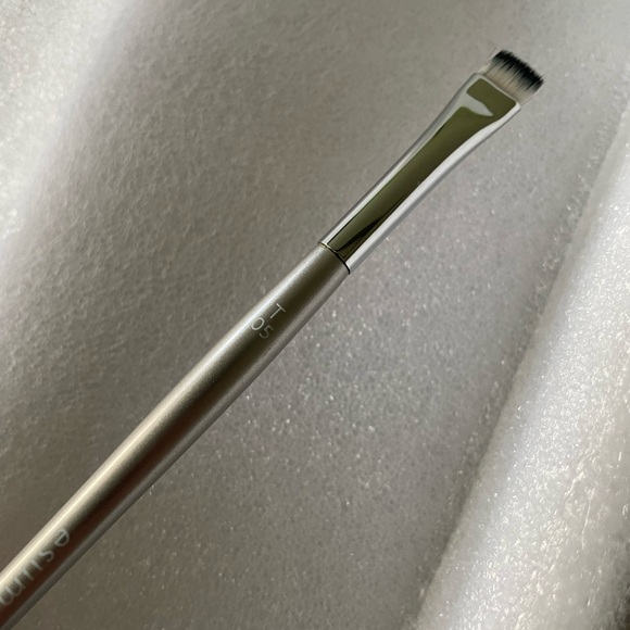 Esum Silver Makeup Brush Set - Picture 5 of 5